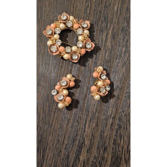 Vintage Weiss Floral Rhinestone & Pearl Brooch & Clip-On Earrings Set - Picture 4 of 7